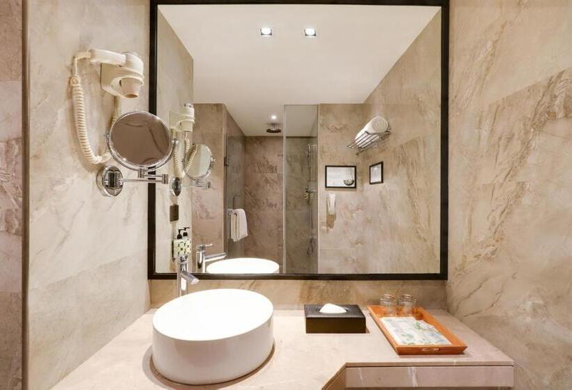 Hotel Lemon Tree Premier, Mumbai International Airport