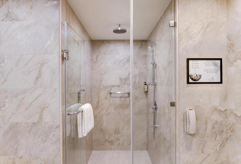 Hotel Lemon Tree Premier, Mumbai International Airport