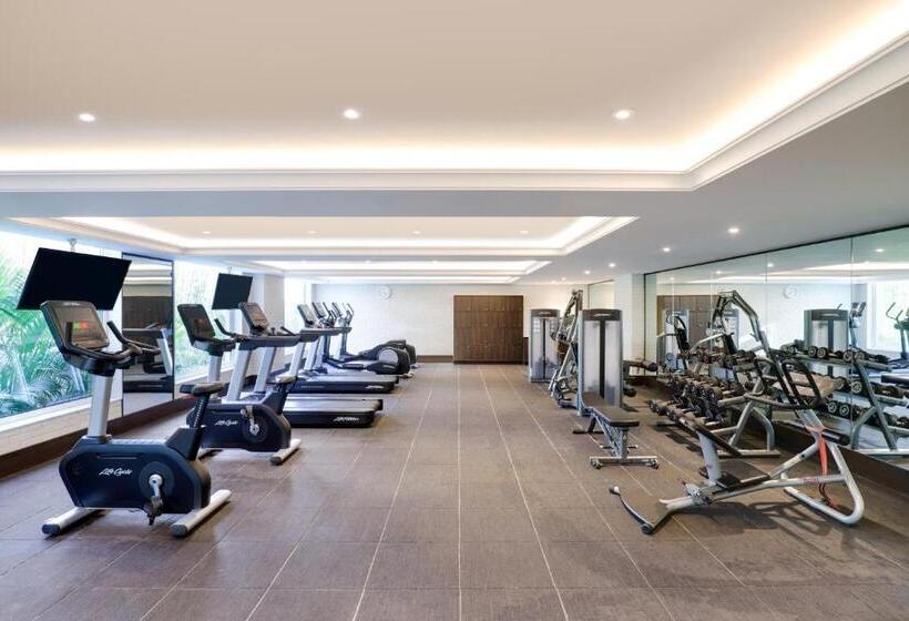 Hotel Lemon Tree Premier, Mumbai International Airport