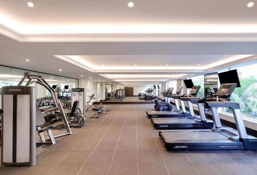 Hotel Lemon Tree Premier, Mumbai International Airport