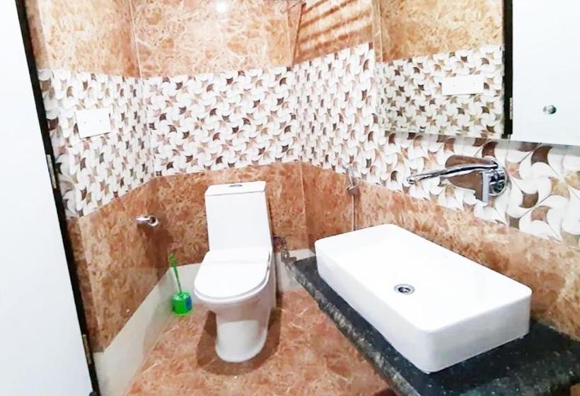 هتل Ocean Waves Chintpurine International