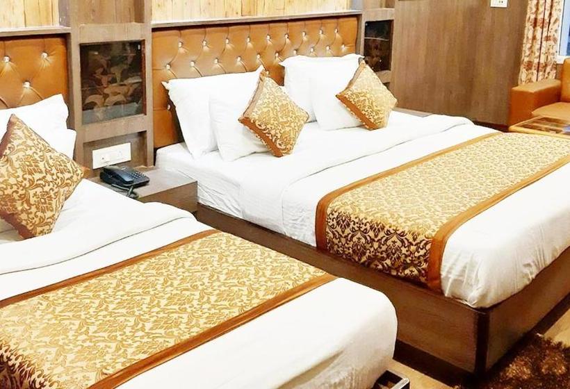 هتل Ocean Waves Chintpurine International