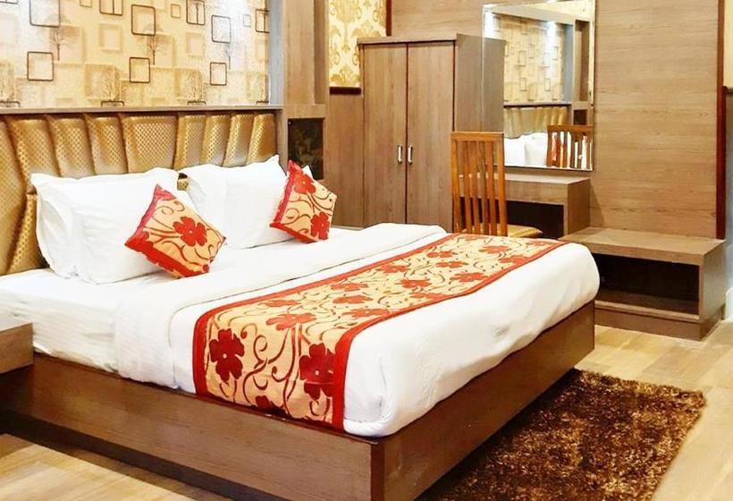 هتل Ocean Waves Chintpurine International