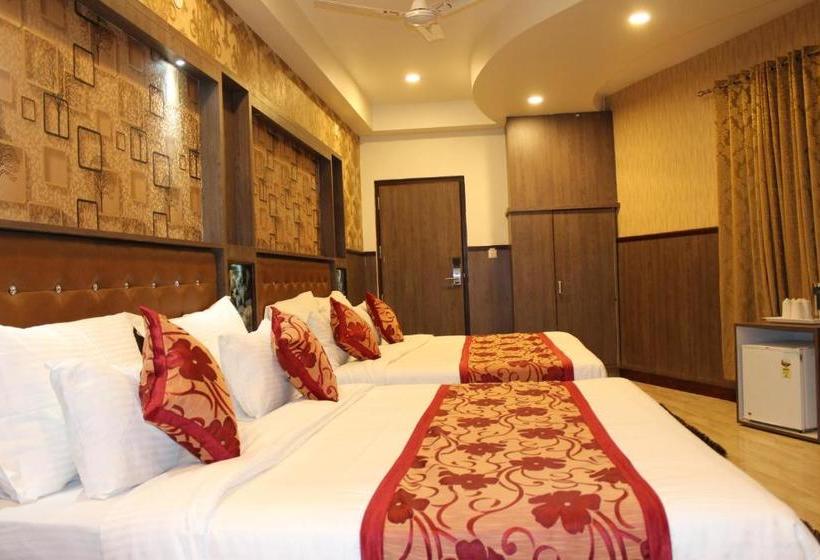 هتل Ocean Waves Chintpurine International