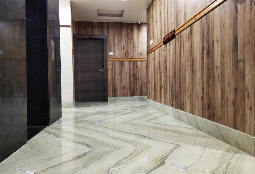 هتل Ocean Waves Chintpurine International