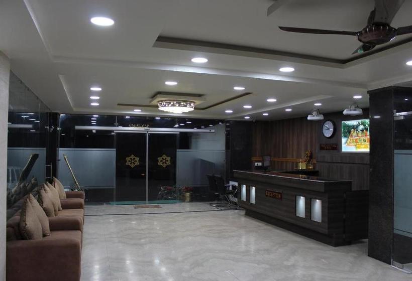 هتل Ocean Waves Chintpurine International