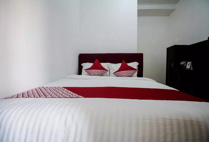 هتل Oyo 659 Kost And Home Stay Wisma Mulia