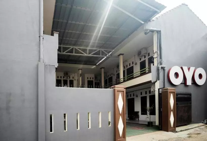 هتل Oyo 659 Kost And Home Stay Wisma Mulia