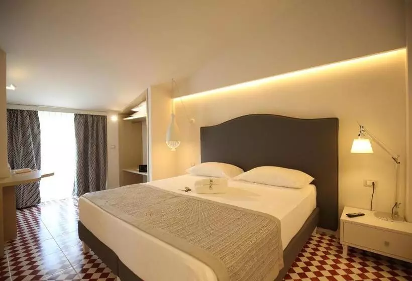 Majatalo Suite Hotel L Oasi Di Riaci