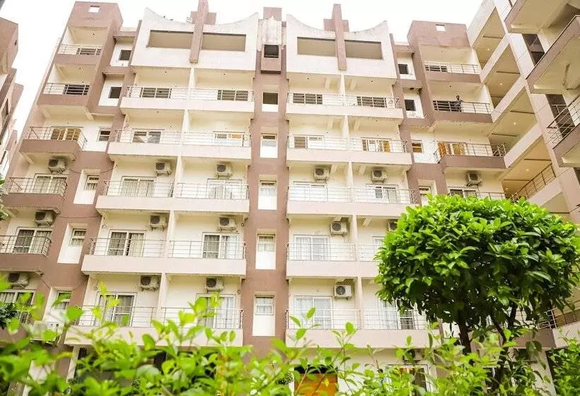 Lomakeskus Shri Radha Nikunj Vrindavan Opposite Prem Mandir
