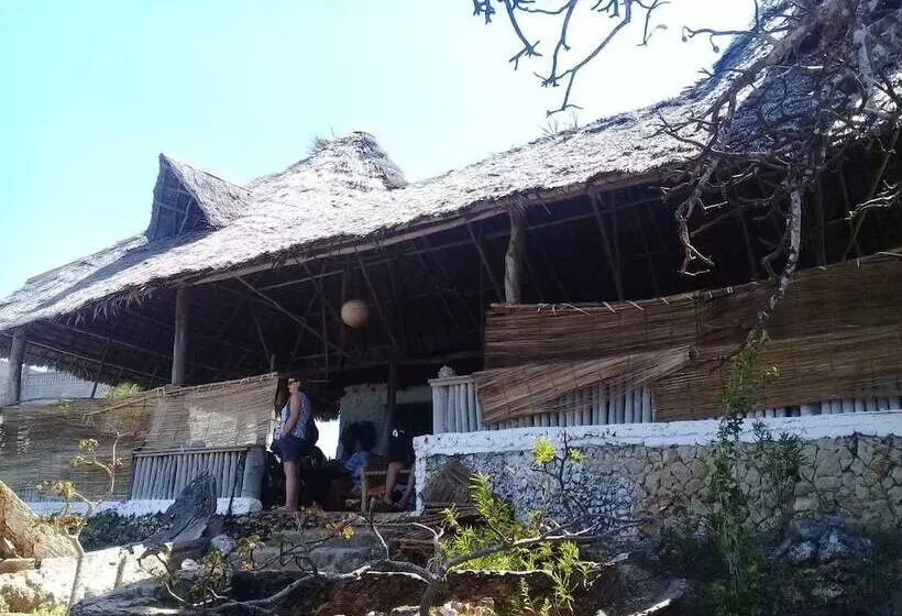 Wasini Dolphin Divers Lodge   Hostel