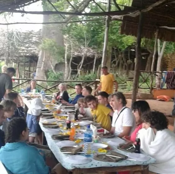 Wasini Dolphin Divers Lodge   Hostel