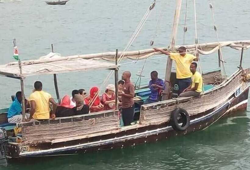 Wasini Dolphin Divers Lodge Hostel