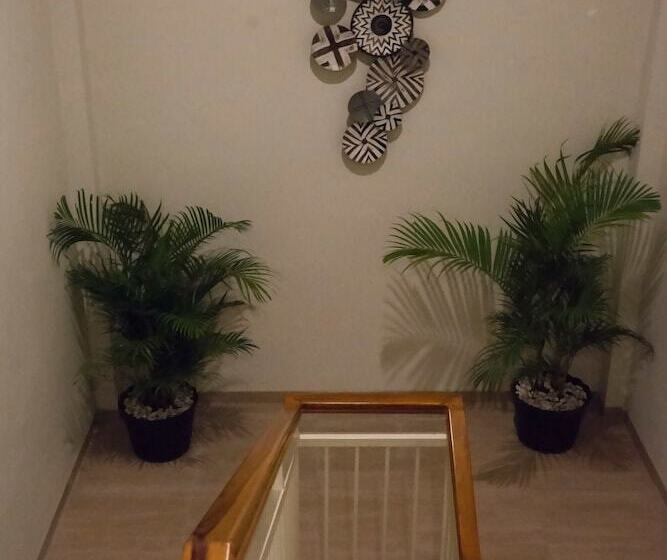 Nocleg ze śniadaniem W House