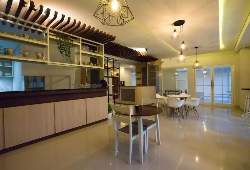 Aamiaismajoitus (B&B) W House