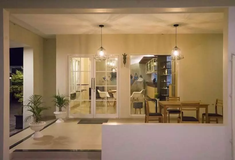 Aamiaismajoitus (B&B) W House