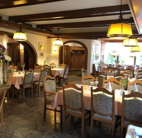 ホテル Restaurant Idyll