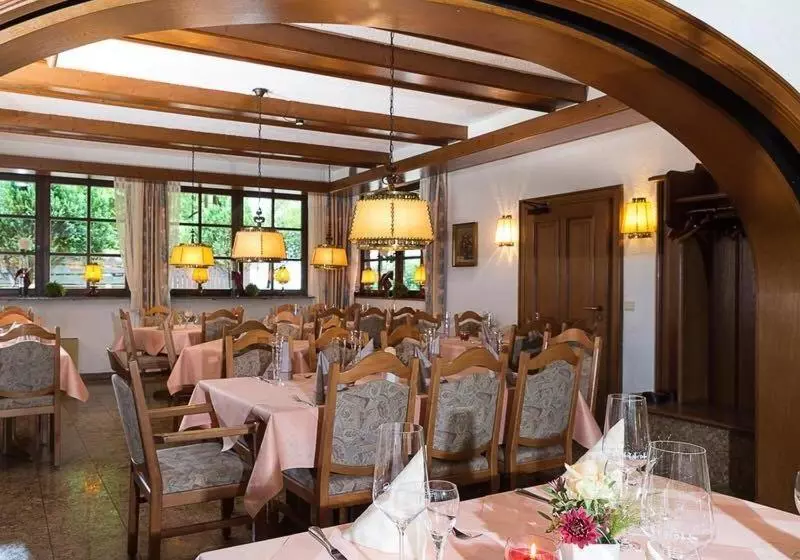 ホテル Restaurant Idyll