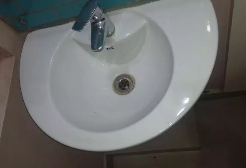 Hotelli Iroomz Nagamayuri