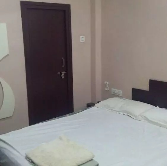 Hotelli Iroomz Nagamayuri