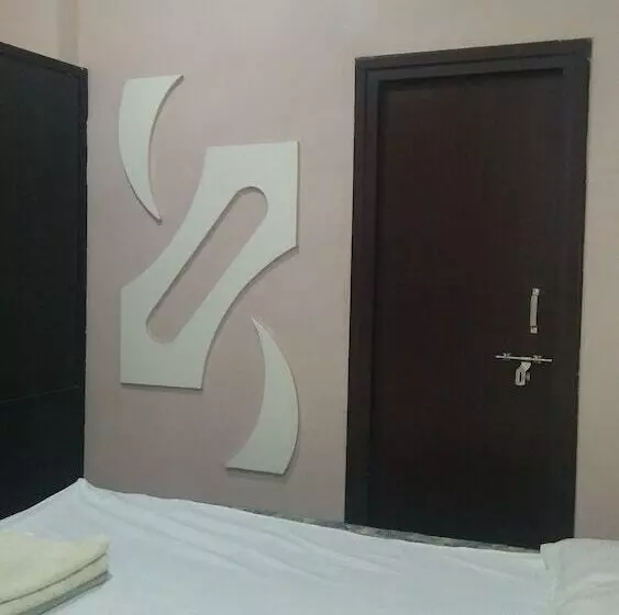 Hotelli Iroomz Nagamayuri