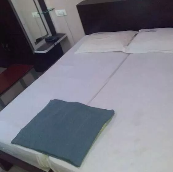 Hotelli Iroomz Nagamayuri