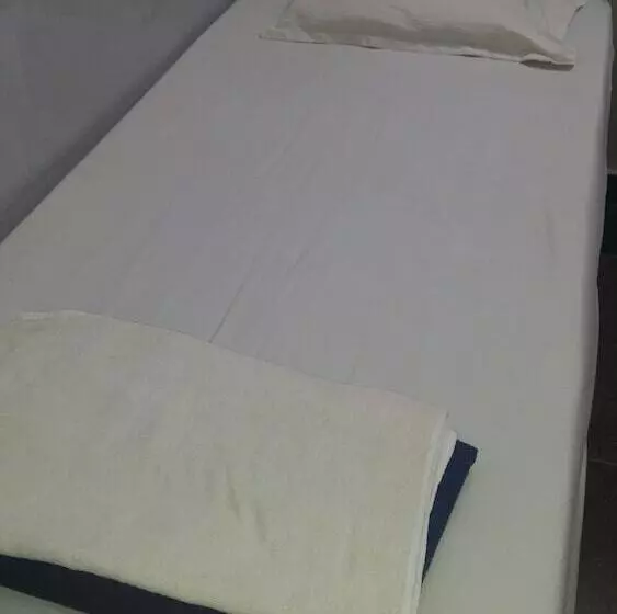 Hotelli Iroomz Nagamayuri