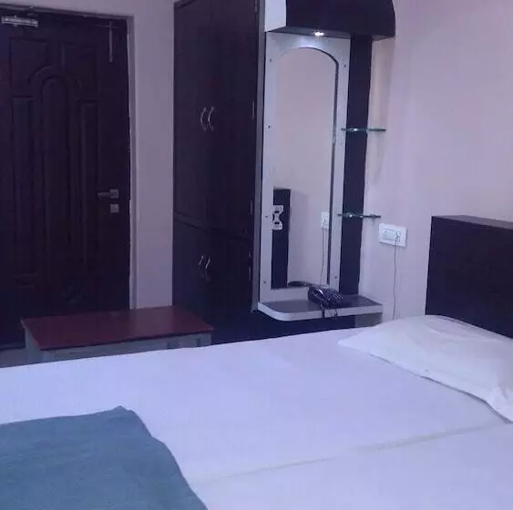 Hotelli Iroomz Nagamayuri