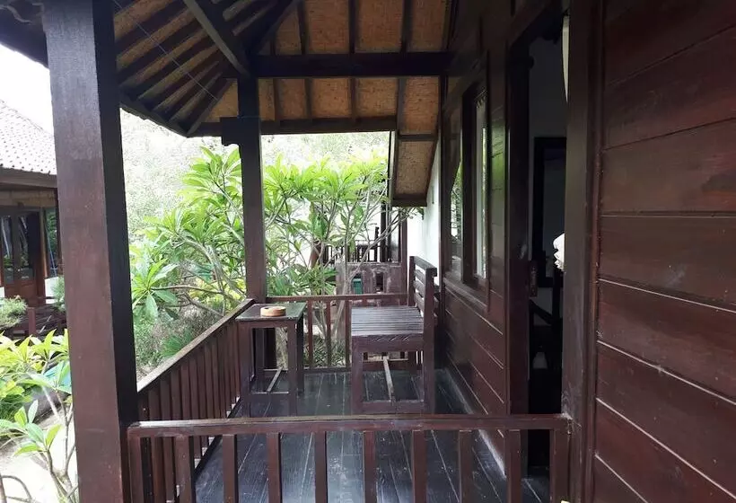 ホテル Laba Laba Bungalow