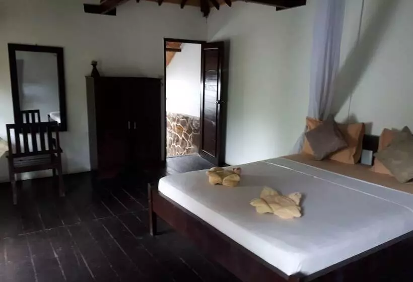 ホテル Laba Laba Bungalow