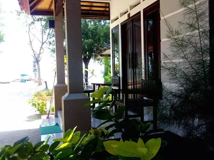 ホテル Laba Laba Bungalow