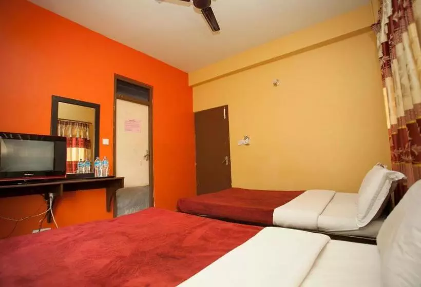 هتل Pashupati Plaza By Oyo Rooms