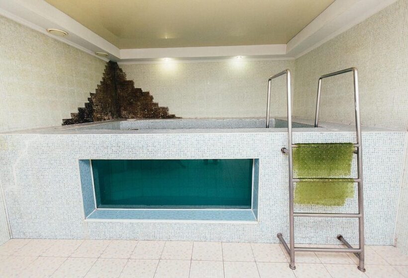 هتل Pyatiy Element