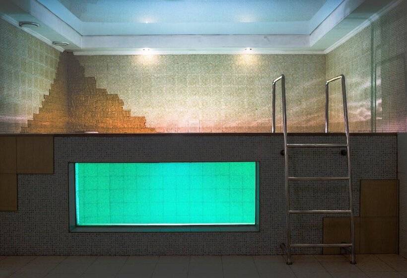 هتل Pyatiy Element