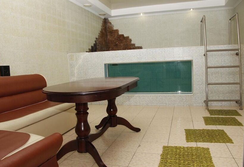 هتل Pyatiy Element