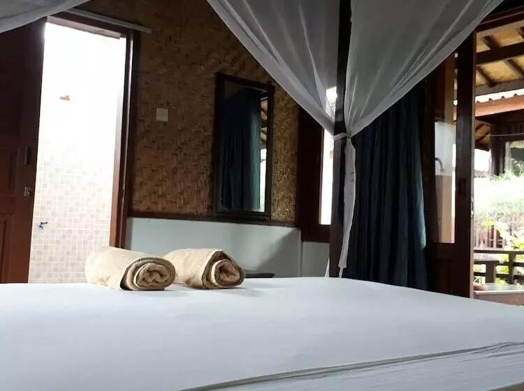 ホテル Laba Laba Bungalow