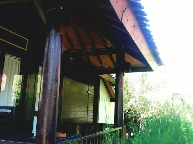 ホテル Laba Laba Bungalow