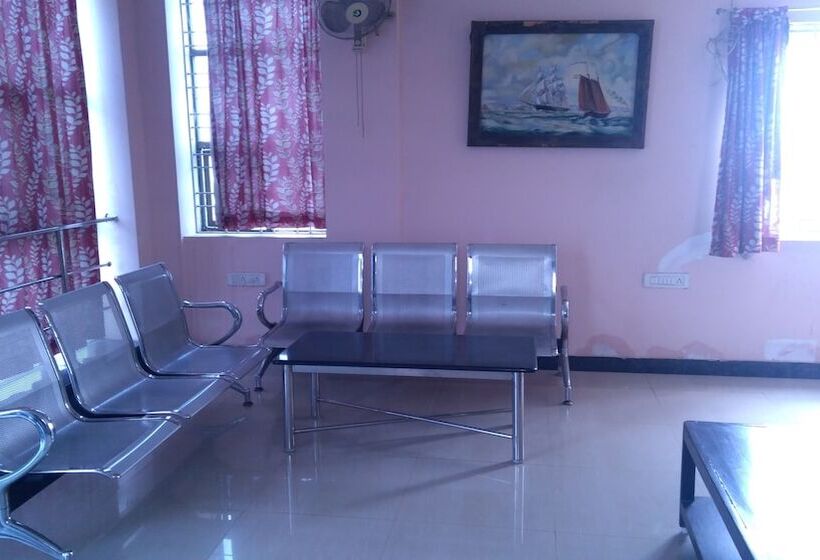 Iroomz Hotel New Ss Inn