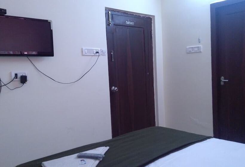 Iroomz Hotel New Ss Inn