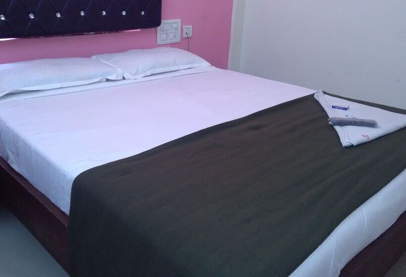 Iroomz Hotel New Ss Inn