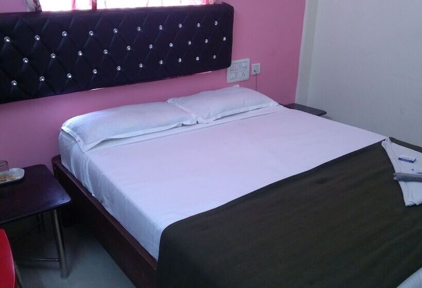 Iroomz Hotel New Ss Inn