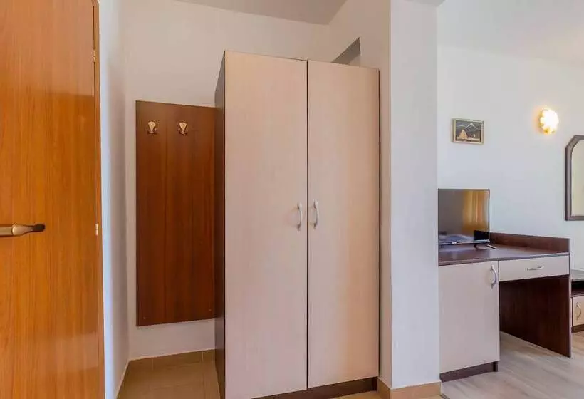 Majatalo Dafinka Guest House