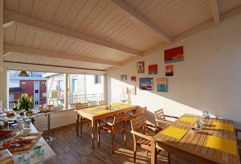 Пансион Miramed Rooms