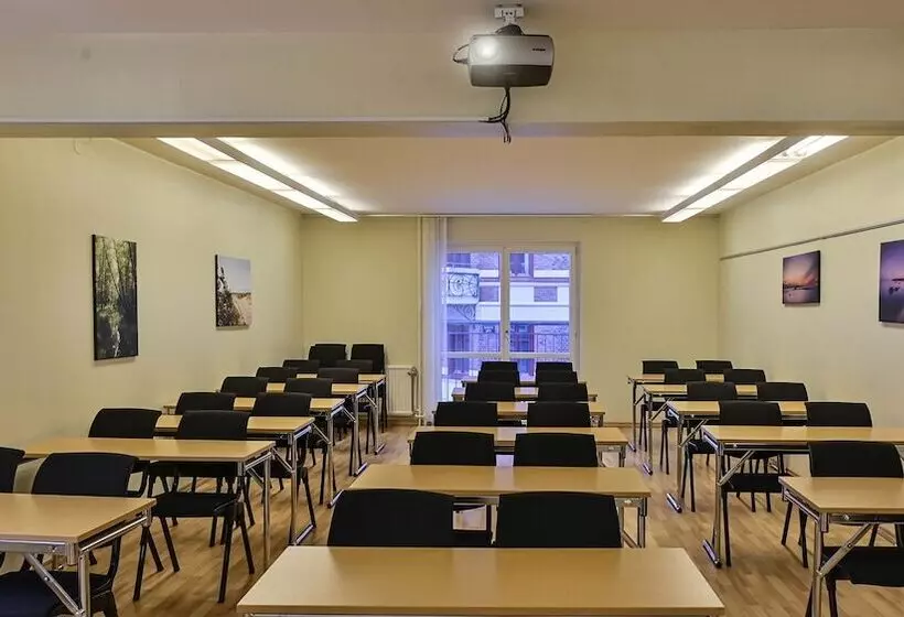 فندق Amadeus By First