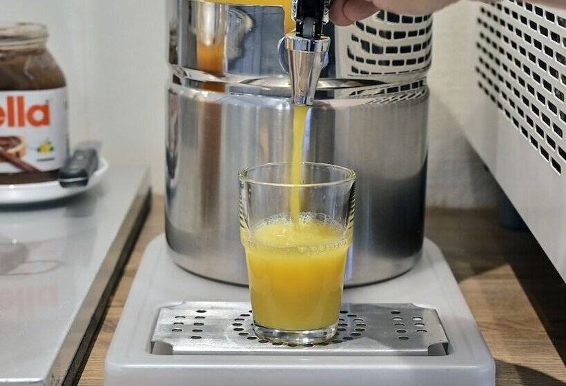 هتل Amadeus By First