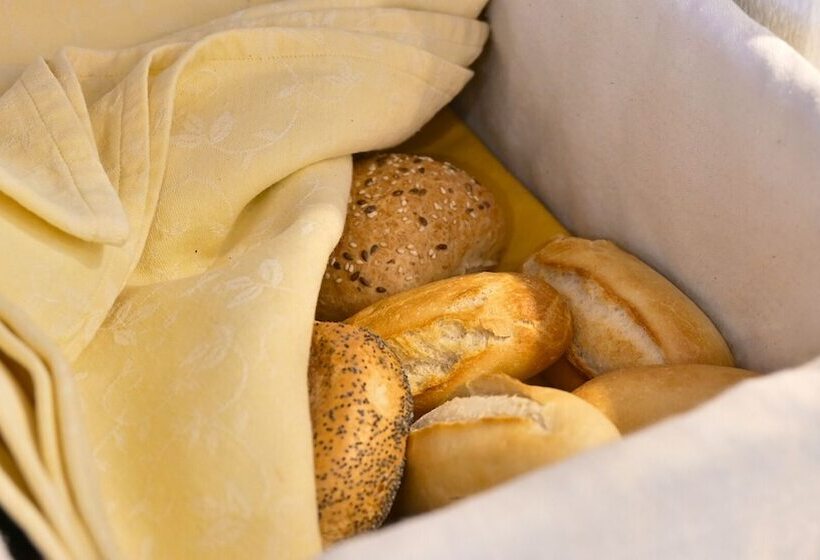 هتل Amadeus By First