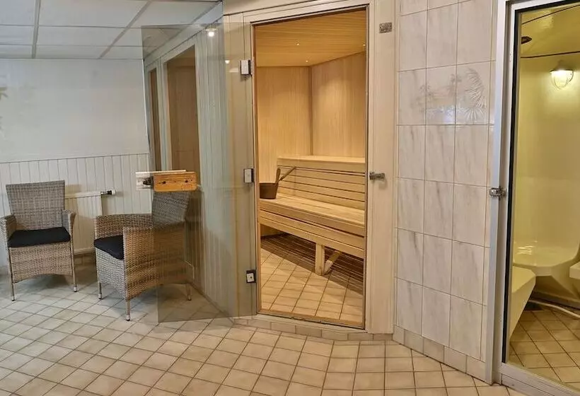 فندق Amadeus By First