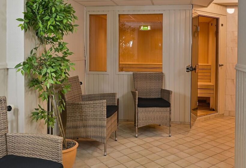 هتل Amadeus By First