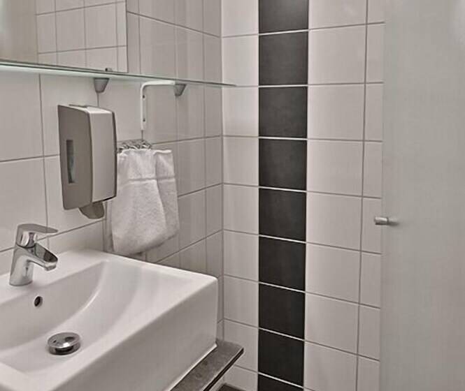 هتل Amadeus By First