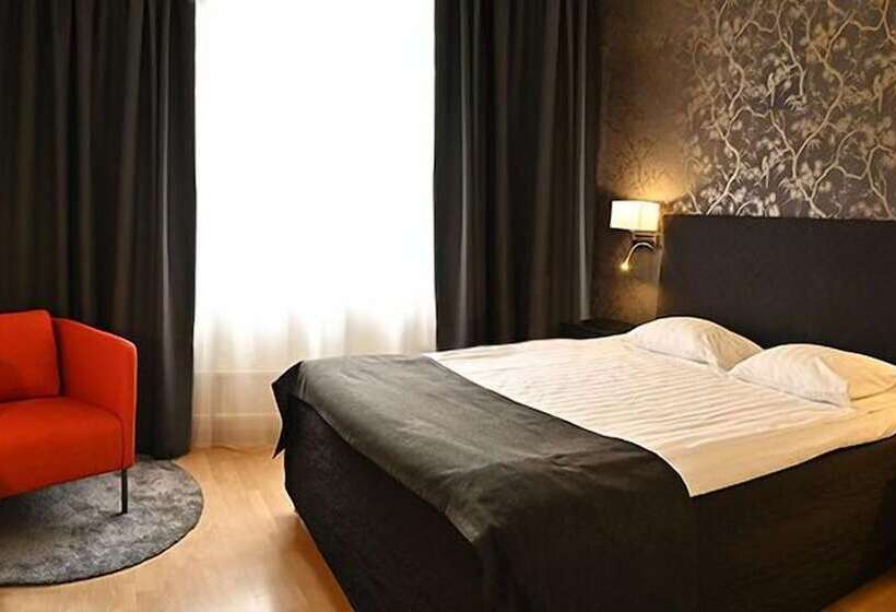 هتل Amadeus By First